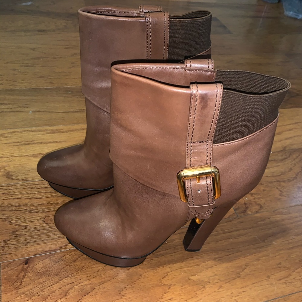 Brown leather boot